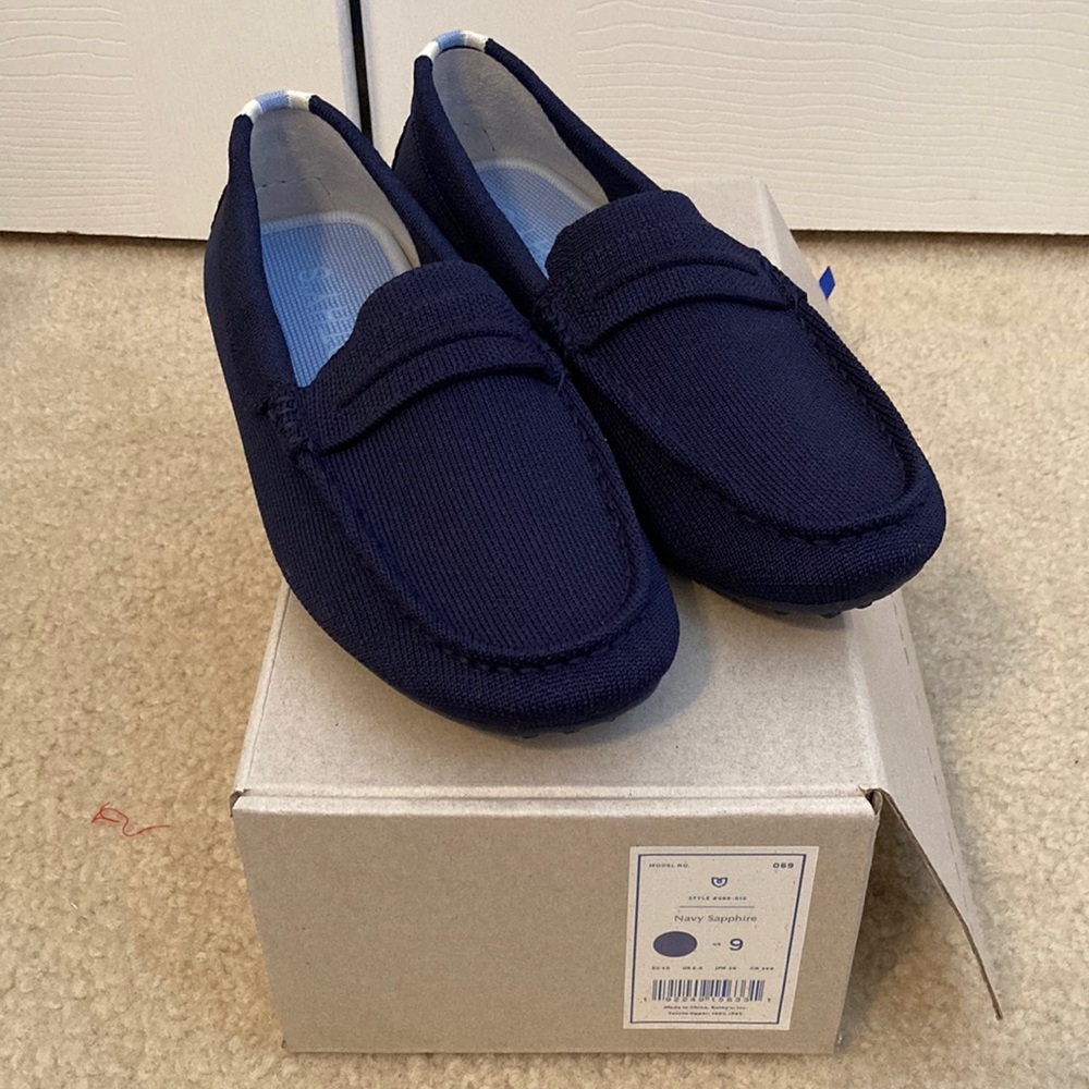 NWT Rothy’s navy blue Driver loafer